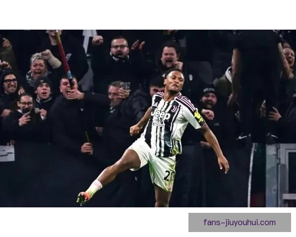 奥蓬达德甲主场梅开二度力克对手全取三分展现强大攻击力