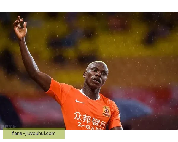 里尔前锋乔纳森大卫宣布留队续约 确保球队进攻核心稳定